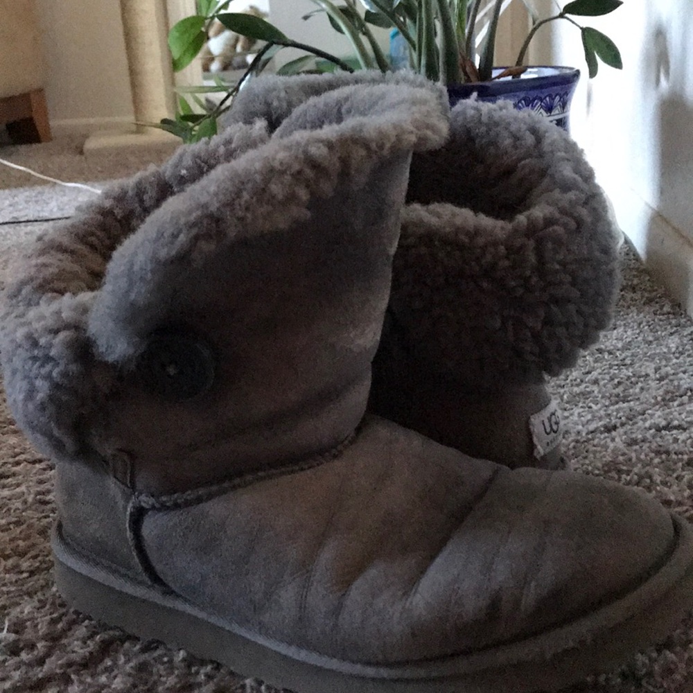 Bailey Button grey Uggs